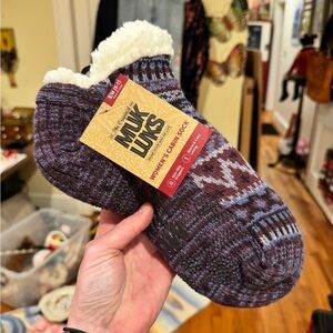 MUK LUKS NWT Cabin socks small women’s purple non-slip grip sock camping outdoor